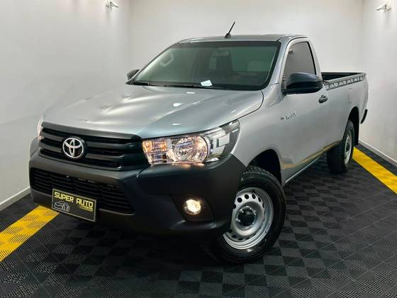 TOYOTA HILUX 2.8 D-4D TURBO DIESEL CS 4X4 AUTOMÁTICO TOYOTA HILUX 2.8 D-4D TURBO DIESEL CS 4X4 AUTOMÁTICO